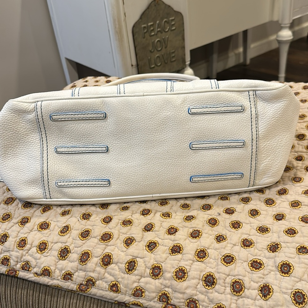 Isabella Fiore White Pebbled Leather Large Bag - Picture 7 of 7